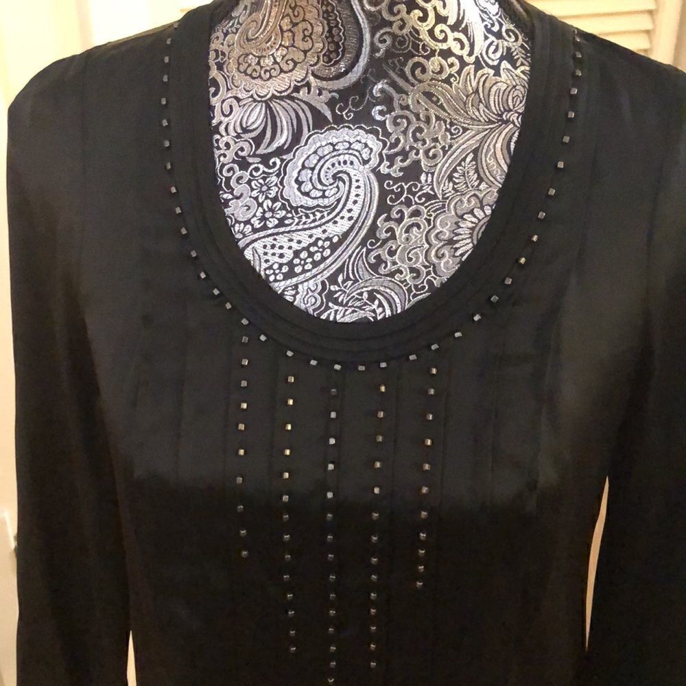NWT Rebecca Taylor Silk Blouse with beaded Detail in Classic Black.